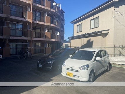 第三レジュエール[1K/22.72m2]の駐車場1