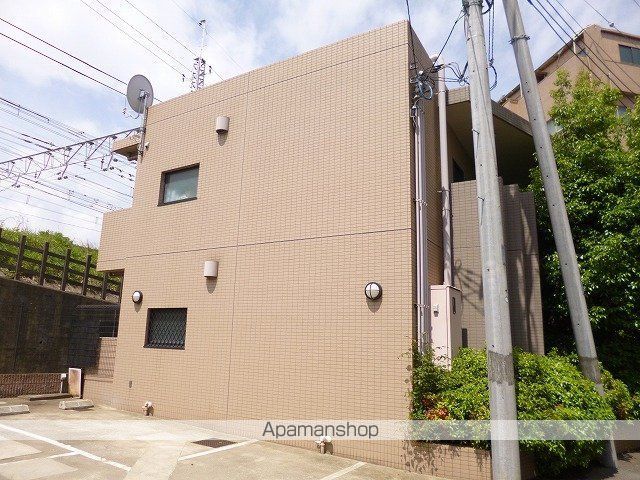 az hausの外観写真
