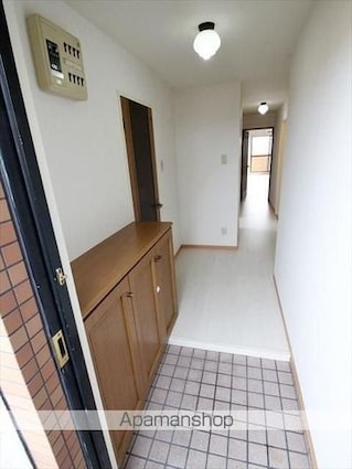 ロイヤル・ヴィラ[3LDK/67.35m2]の玄関