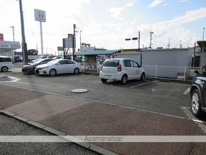 アクセスコモードＢ[2DK/55.2m2]の駐車場