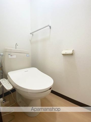 ゼルコバの内装写真