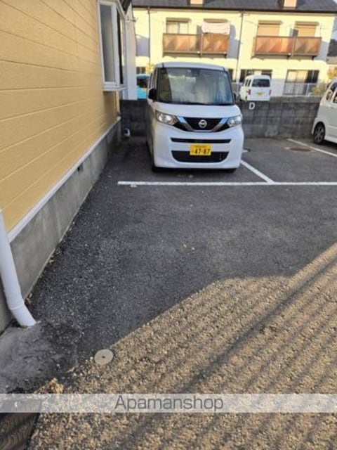 和歌山県和歌山市直川[2LDK/51.1m2]の駐車場