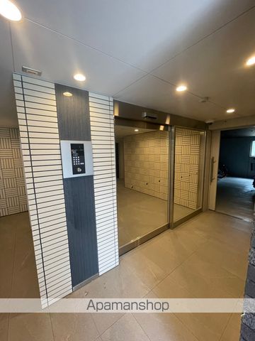 LUORE城西の玄関写真