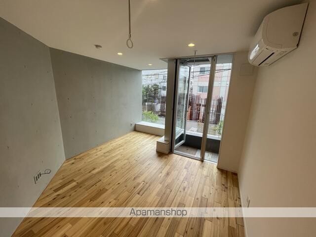 WEST APARTMENTの内装写真