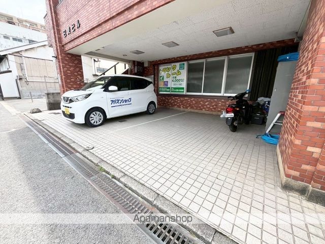 日美ビル[1LDK/47m2]の駐車場