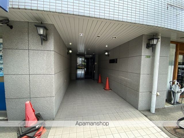 レクシア上新庄の玄関写真