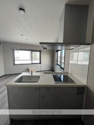 東京都中野区若宮３丁目[1R/26.92m2]のキッチン