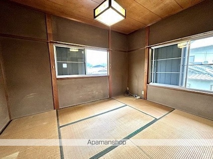 内原戸建１３４－３[5LDK/107m2]の内装1