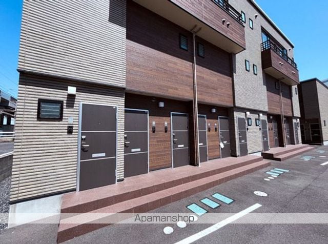 アシンプトートB棟の玄関写真