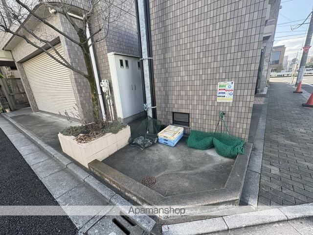 コルヌイエ・蓮根の内装写真