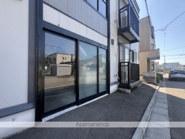 ケンパレスC棟の玄関写真
