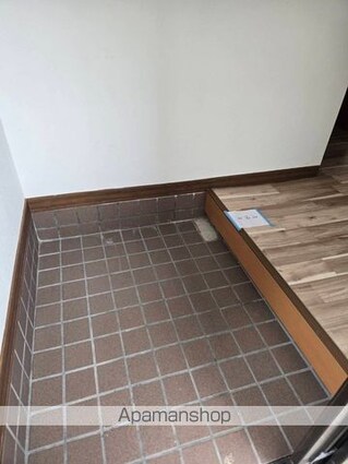 和歌山県和歌山市手平３丁目[3DK/68.98m2]の玄関