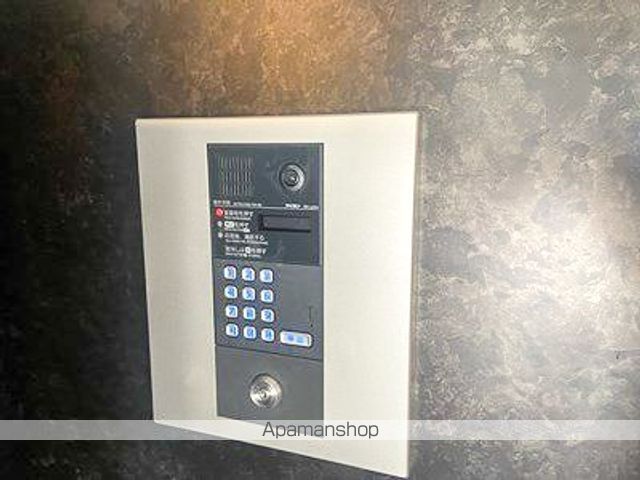 クリスタルN9の玄関写真