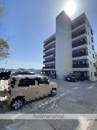 ＣＯＺＹ　ＣＯＵＲＴ[1DK/29.8m2]の駐車場