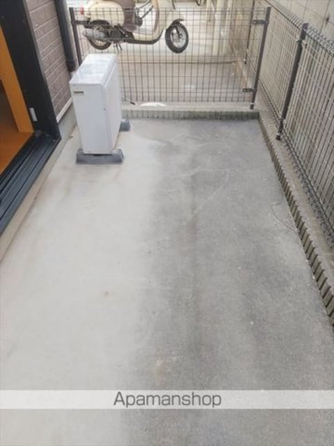 和歌山県和歌山市小松原５丁目[1K/21.66m2]の駐車場2
