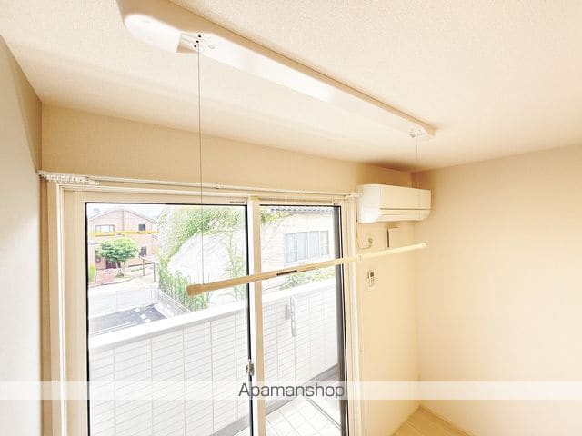 ロイヤルステージ横浜町の内装写真
