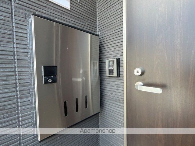 水口町新城アパート2の玄関写真