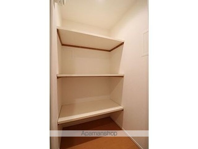 プレミアステージ内神田[1R/32.25m2]の収納