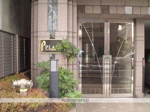 プラシス門前仲町の玄関写真