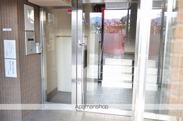 プレステージ諏訪湖103号の玄関写真