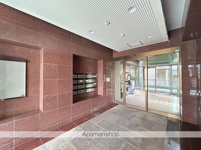 アルカディア曳馬の玄関写真