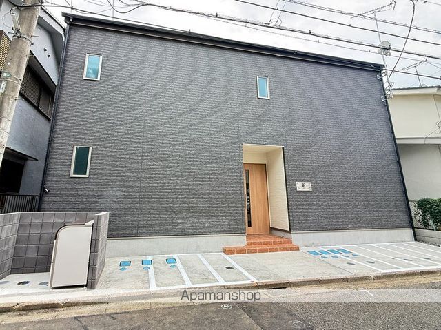 西武新宿線 新狭山駅 徒歩3分 2階建 築1年の外観写真