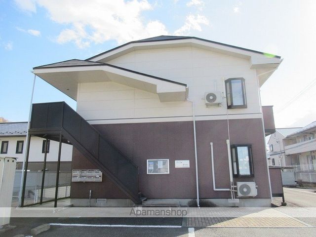 トレジャー2号館の外観写真