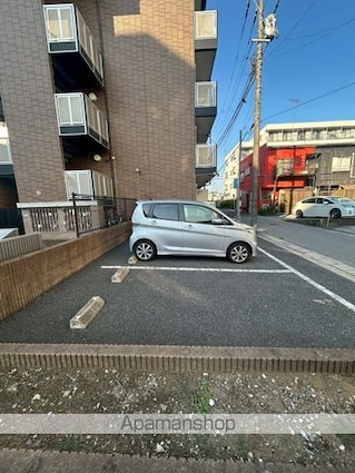レオパレスクローバー[1K/19.87m2]の駐車場
