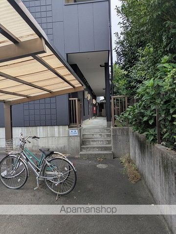 コスモスの玄関写真