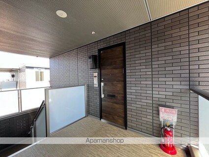 ＳＡＫＵＲＡ　ＴＥＲＲＡＣＥ　１ｓｔ[2LDK/53.98m2]のエントランス