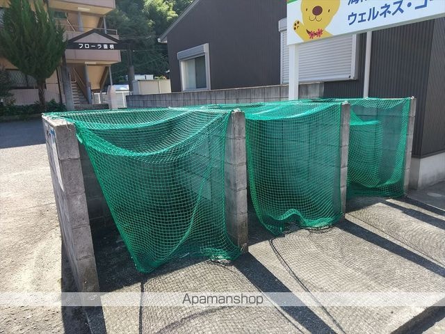 和歌山県海南市重根[2LDK/63.5m2]の共用部2