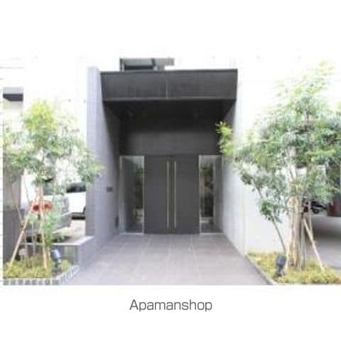 CUBE 春吉 PATIOの玄関写真