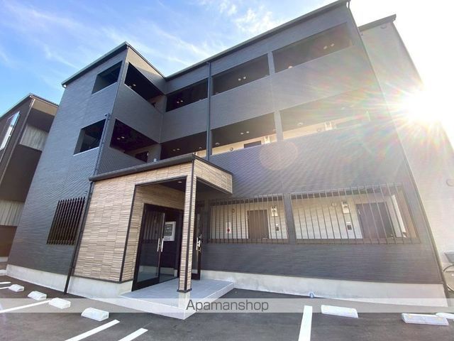 宮崎市 3階建 築2年の外観写真