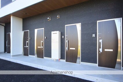 ウィンドグレイスＢ棟[1K/36.25m2]のエントランス