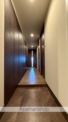 東京都八王子市寺町[1SLDK/52.54m2]の玄関