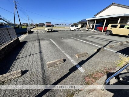 メゾン　サンフィット[1K/30.96m2]の駐車場