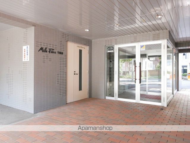 ミルフィオーレ学園前の玄関写真