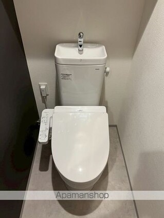 東京都新宿区北新宿４丁目[2K/25.36m2]のトイレ