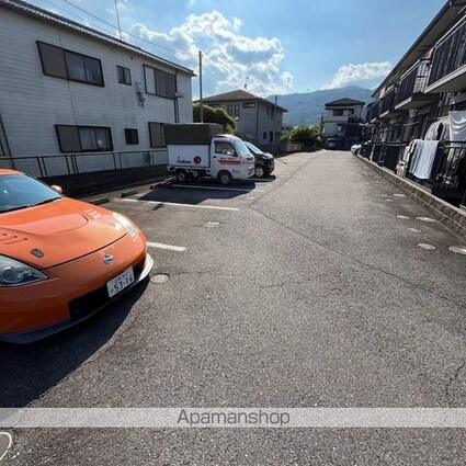 リビングタウン唐崎　Ｂ棟[2LDK/62.9m2]の駐車場