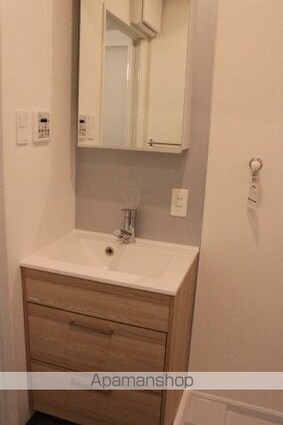 Ｃａｌｉｆｏｒｎｉａ　ＡＰＴ[1K/27.06m2]の洗面所