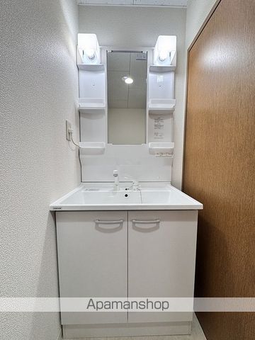 マンションシェルの内装写真