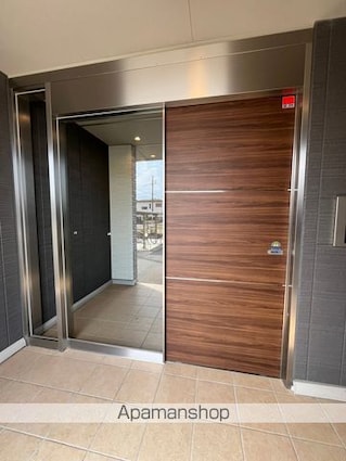 ブリエテラス[2LDK/64.52m2]のエントランス1