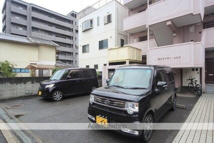 松山アイディ・ヒルズ[1K/28.18m2]の駐車場
