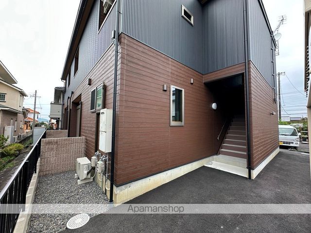 ライトハイツE棟の玄関写真