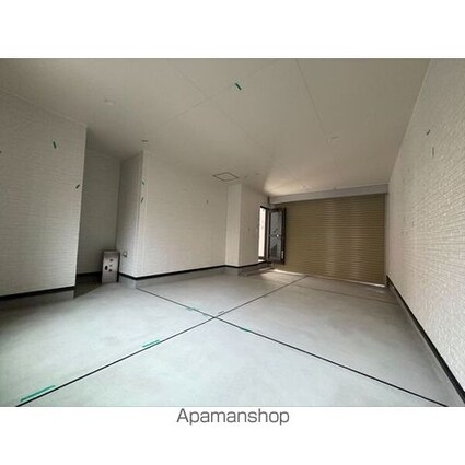 東京都立川市一番町２丁目[1LDK/68.64m2]の玄関