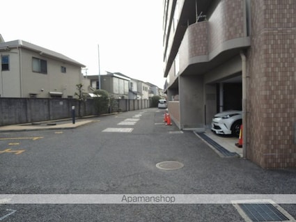 フェリーチェ和泉[3LDK/58m2]の駐車場1