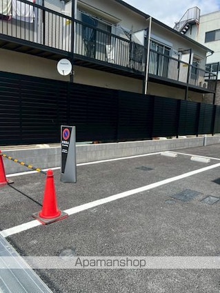 東京都中野区江原町２丁目[1K/27.88m2]の駐車場