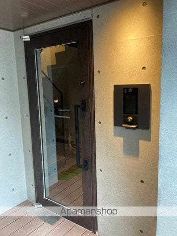 エクサム高円寺の玄関写真