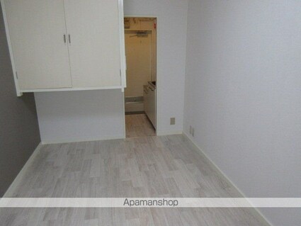 プラザドゥクリムゾン[1R/14m2]のリビング・居間