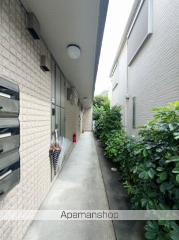 東京都世田谷区弦巻２丁目[1K/26.6m2]のエントランス